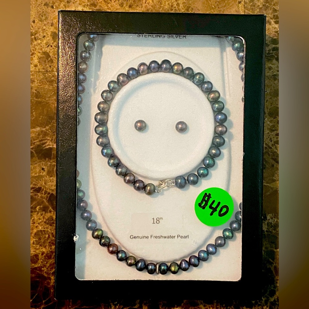 Freshwater pearls. Sterling silver